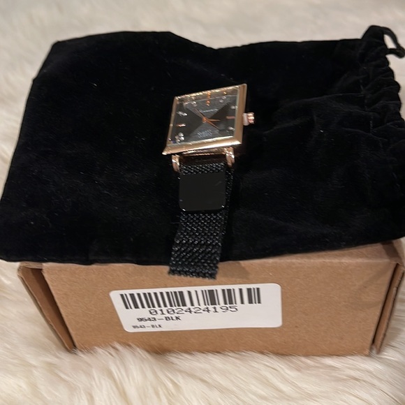 Rinnandy Women Stainless Steel Quartz Movement Designer Watch. Black. - Picture 8 of 9